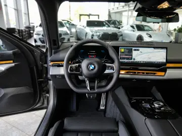 BMW 520i M SPORT PRO 20LM Panorama Harman