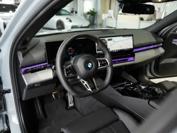 BMW 520d xDrive M Sport AHK 20LM ACC