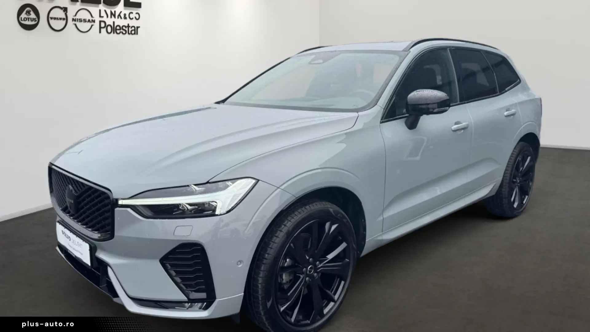 Volvo XC60 B5 AWD Plus Black Edition   PANO • HUD • 360