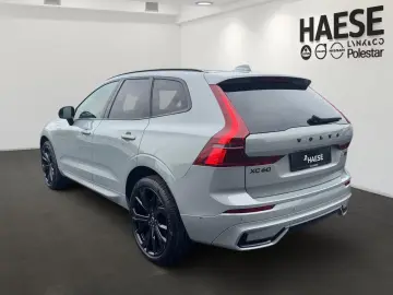Volvo XC60 B5 AWD Plus Black Edition   PANO • HUD • 360