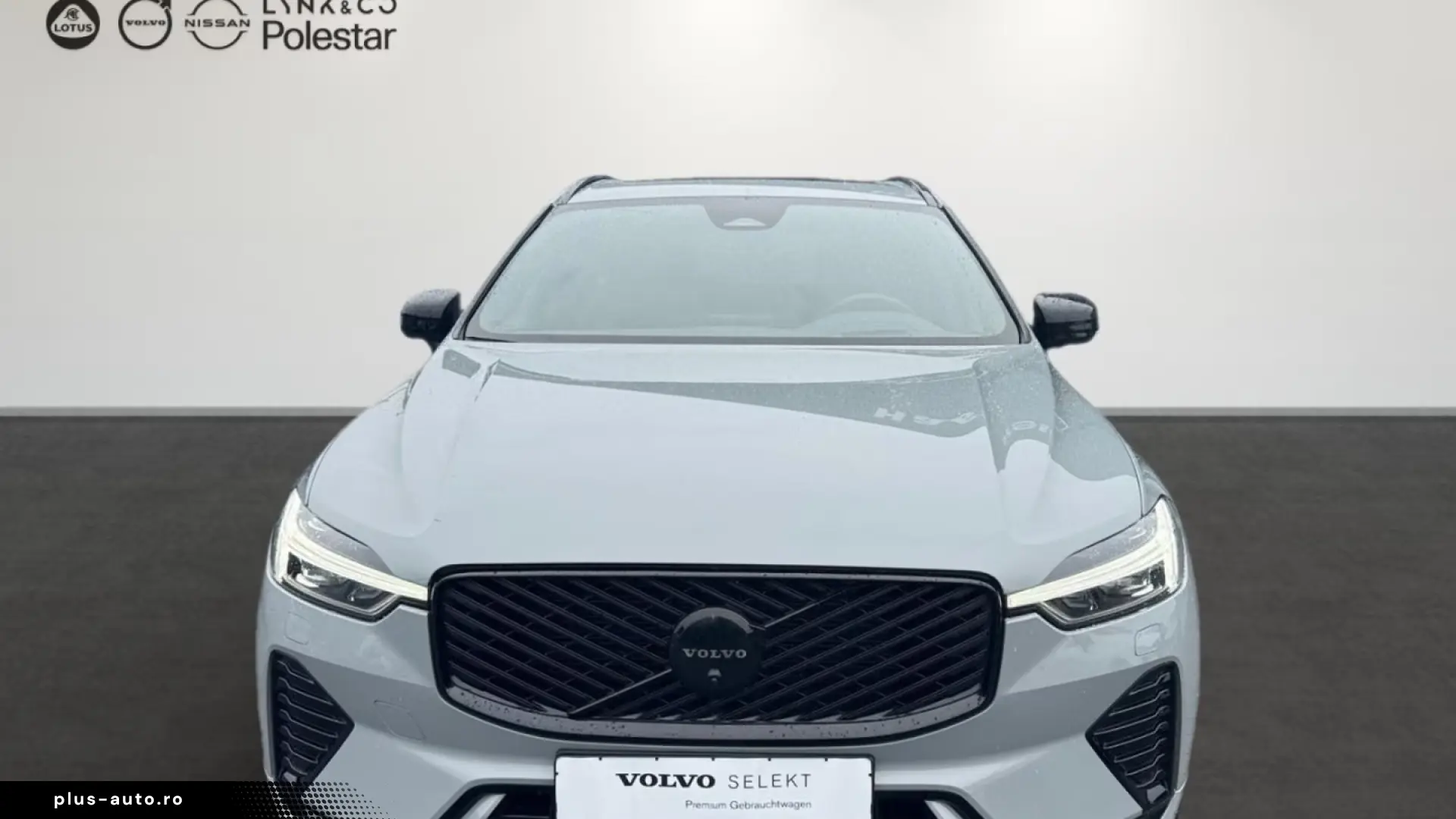 Volvo XC60 B5 AWD Plus Black Edition   PANO • HUD • 360