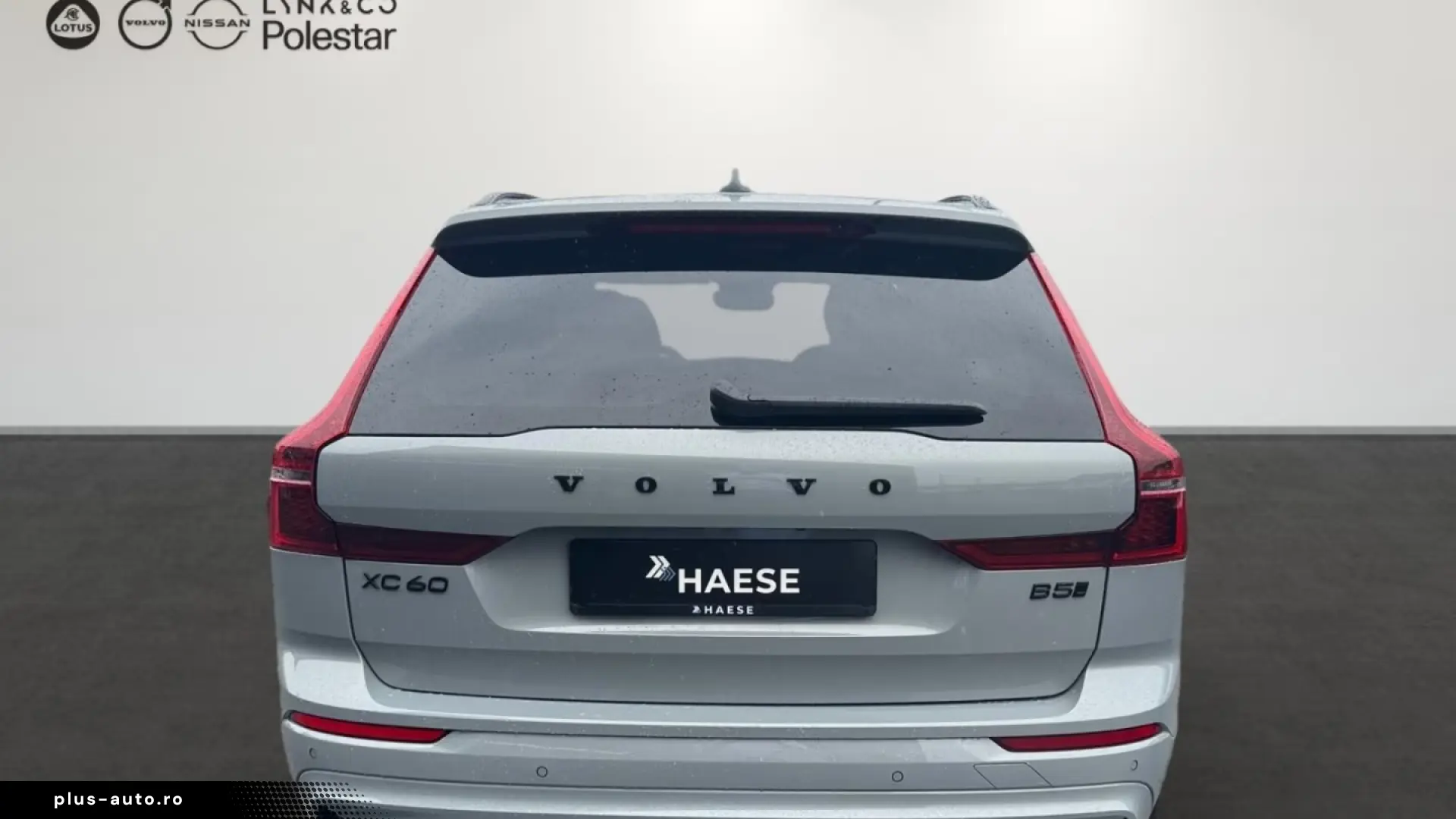 Volvo XC60 B5 AWD Plus Black Edition   PANO • HUD • 360