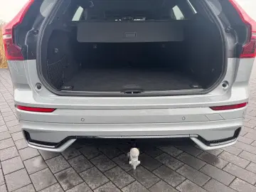 Volvo XC60 B5 AWD Plus Black Edition   PANO • HUD • 360