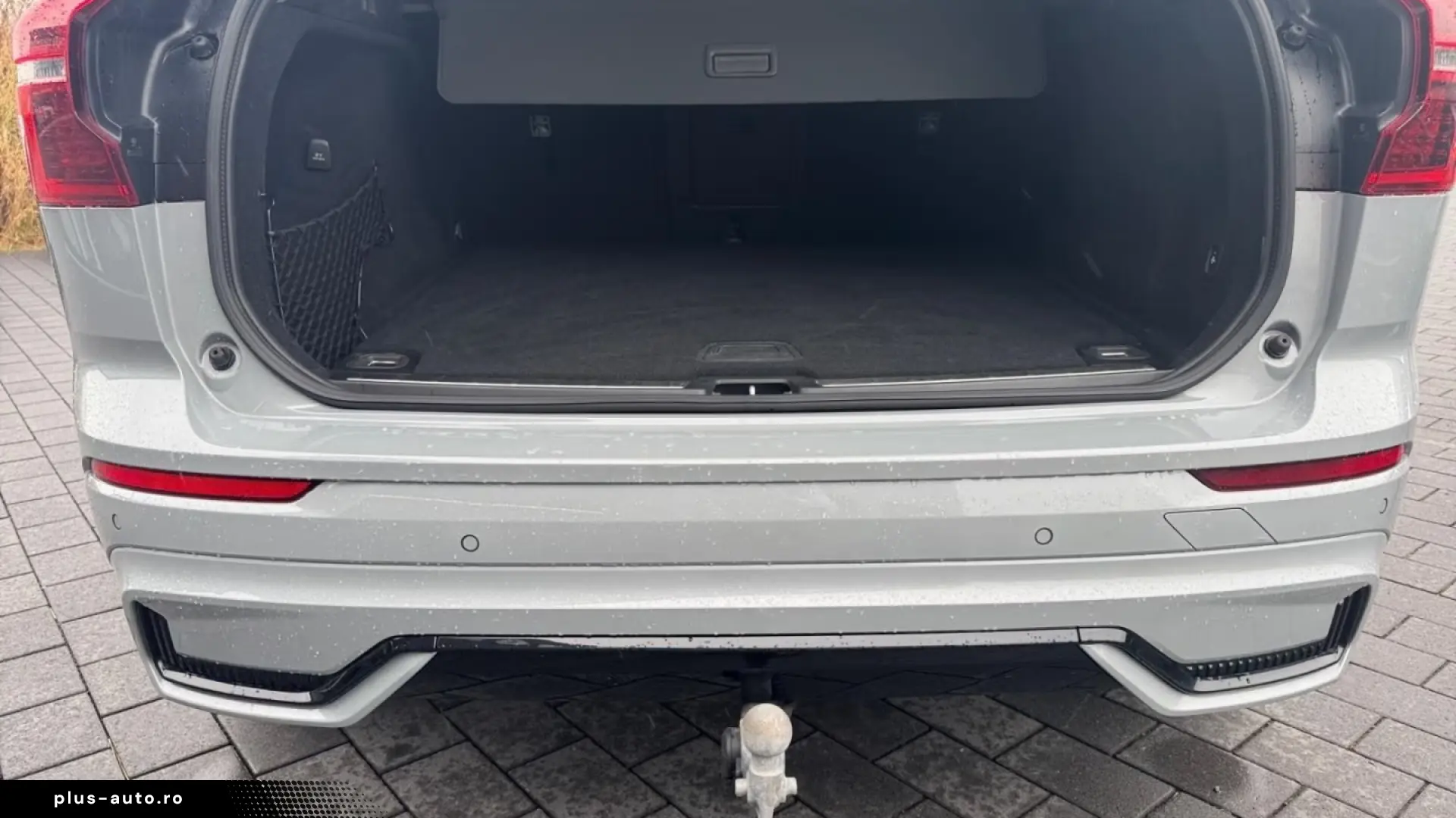 Volvo XC60 B5 AWD Plus Black Edition   PANO • HUD • 360
