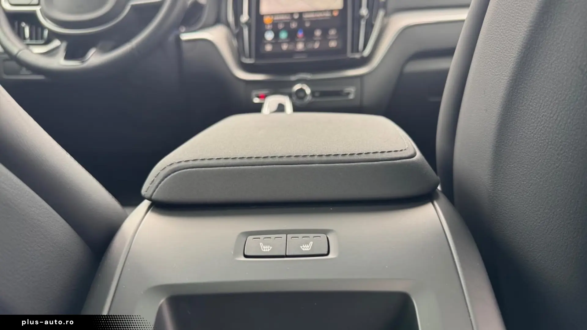 Volvo XC60 B5 AWD Plus Black Edition   PANO • HUD • 360