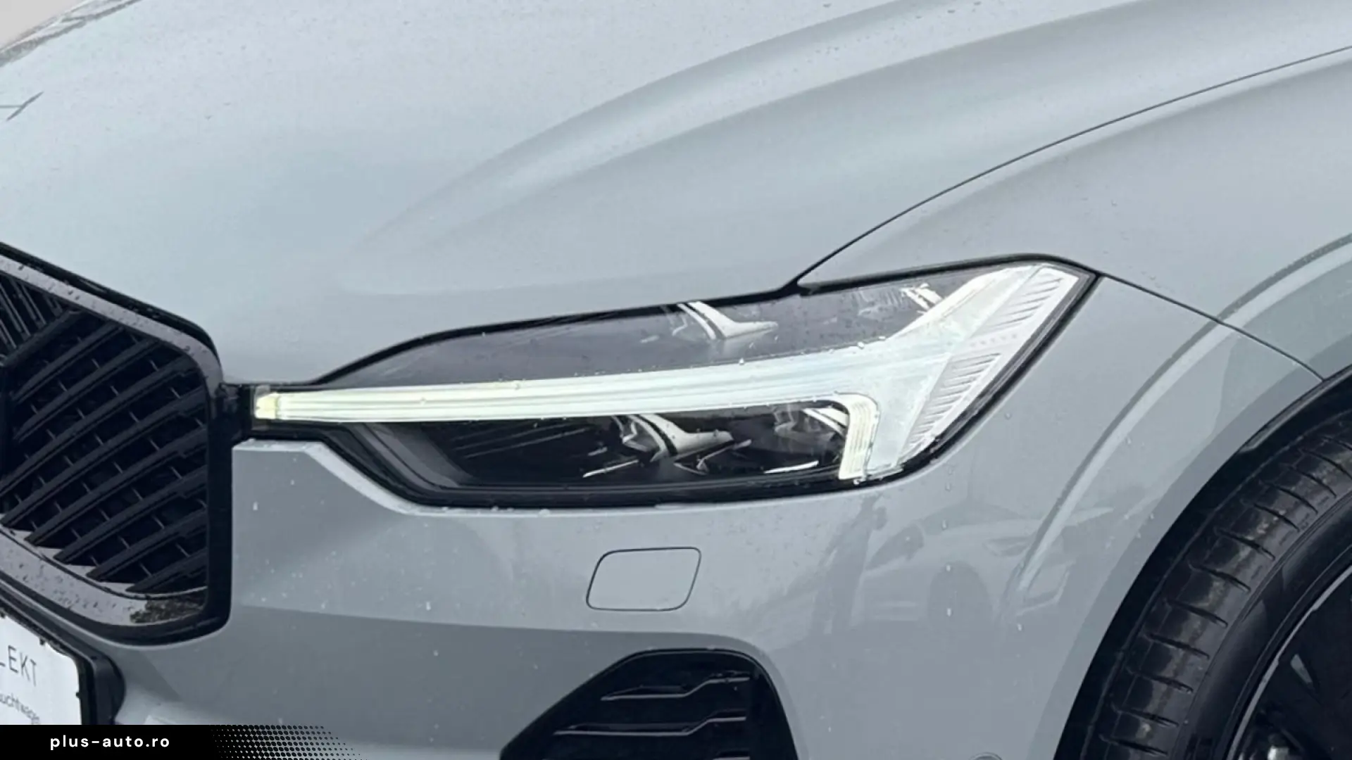 Volvo XC60 B5 AWD Plus Black Edition   PANO • HUD • 360