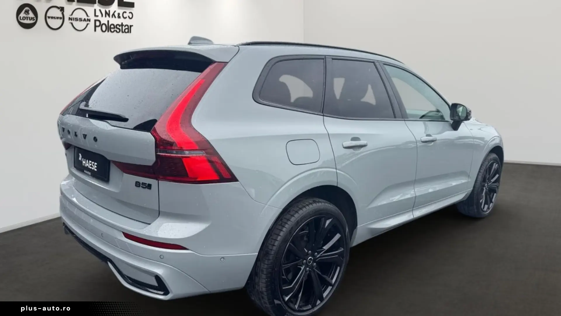 Volvo XC60 B5 AWD Plus Black Edition   PANO • HUD • 360