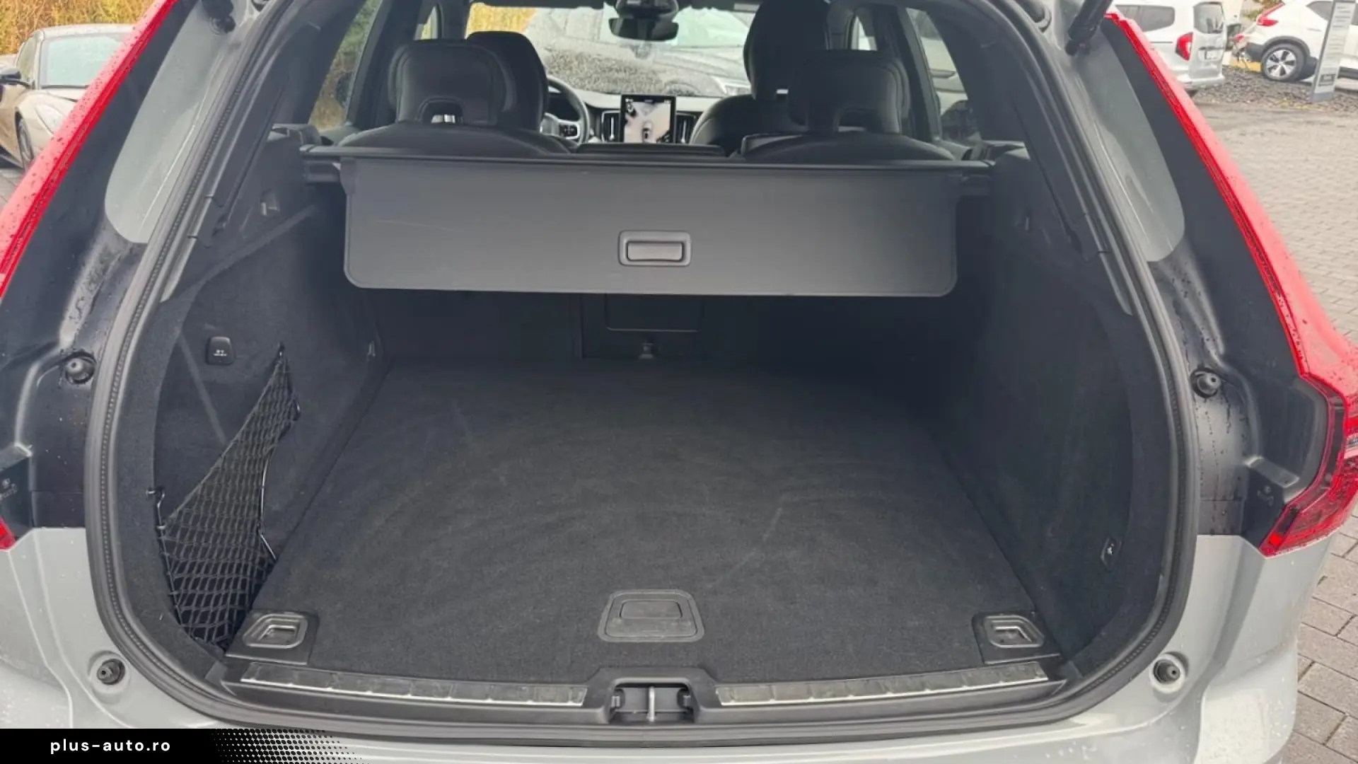 Volvo XC60 B5 AWD Plus Black Edition   PANO • HUD • 360