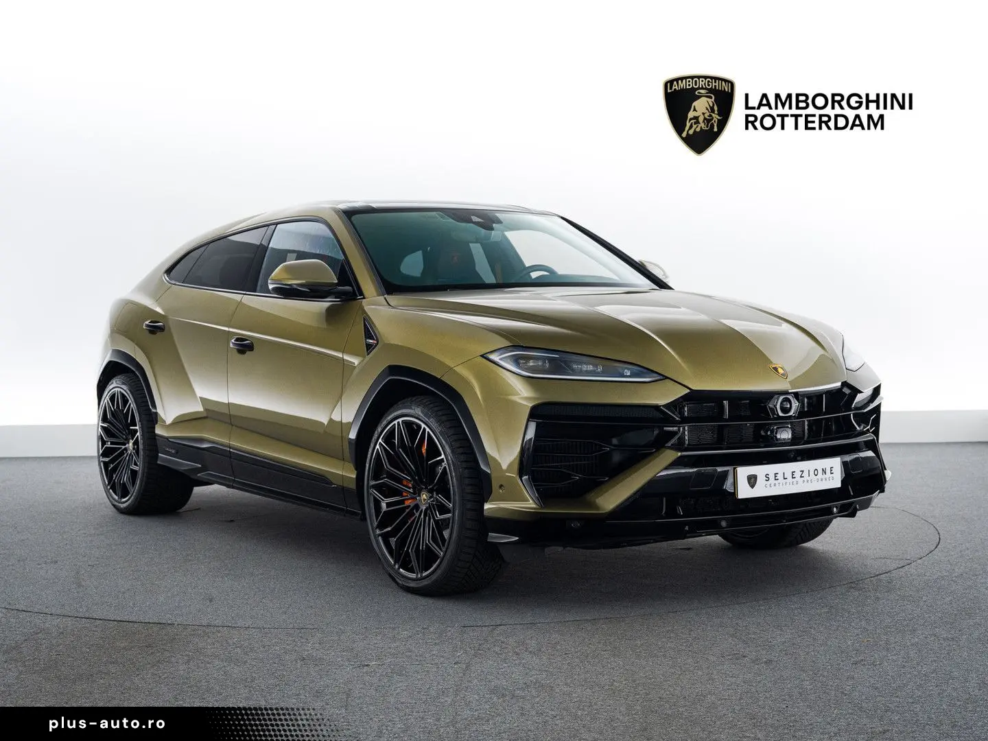 LAMBORGHINI Urus SE   Black painted roof   Verde Gea Lucido