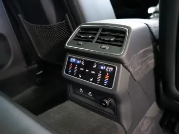 AUDI RS6 performance DynamikpaketPlus AHK STHZ MEGA!!