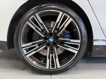 BMW M760 e xDrive M-SPORT TV B&W SKY-LOUNGE