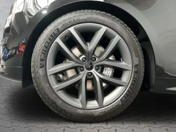 Land Rover Range Rover Sport D300 Dynamic SE Winterpaket AH