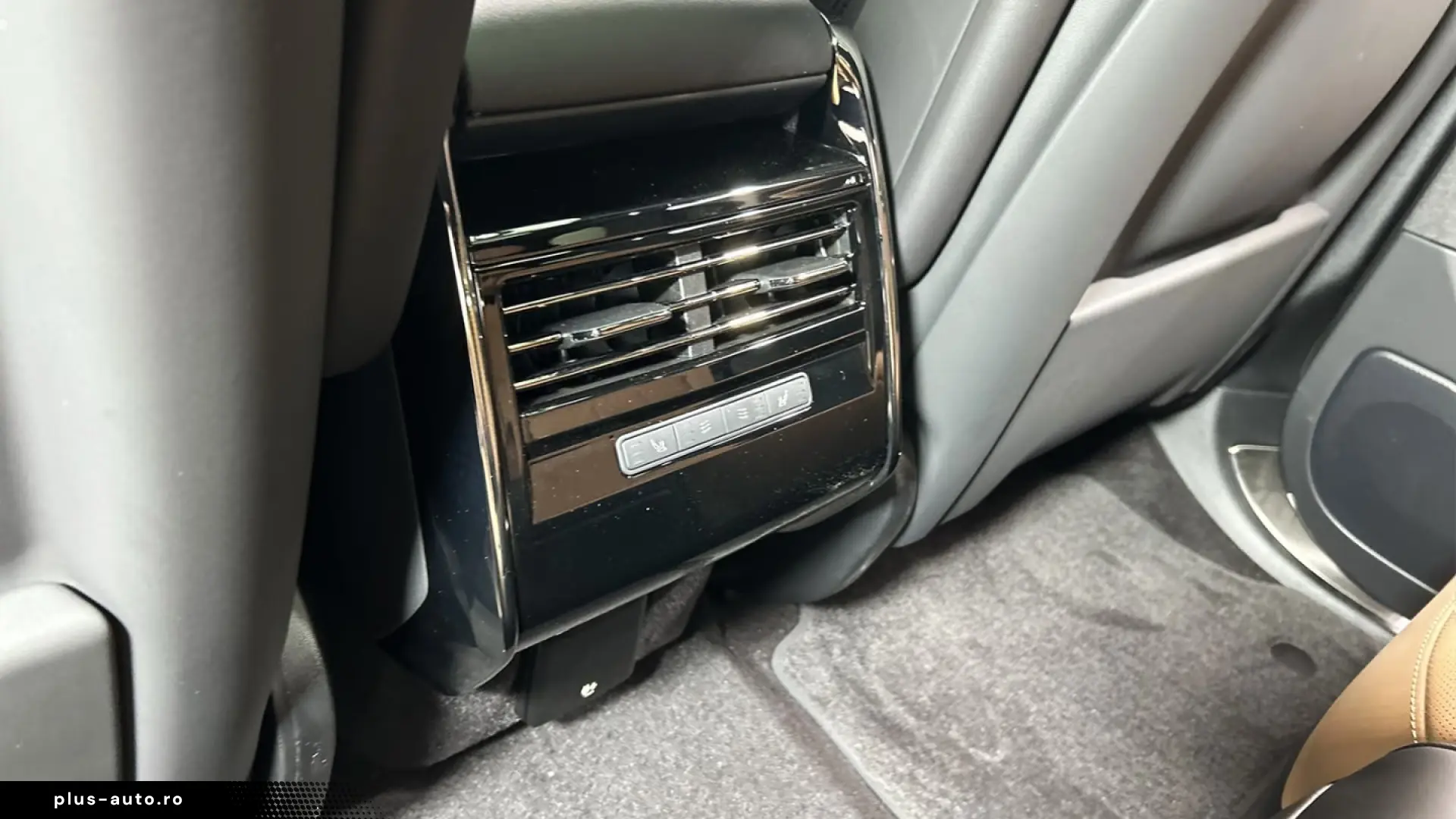 Land Rover Range Rover Sport D300 Dynamic SE Winterpaket AH