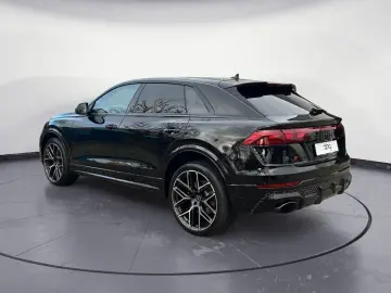 Audi RSQ8 SUV 441(600) kW(PS) tiptronic