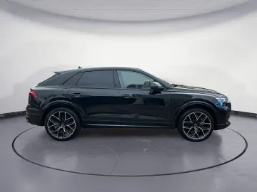 Audi RSQ8 SUV 441(600) kW(PS) tiptronic
