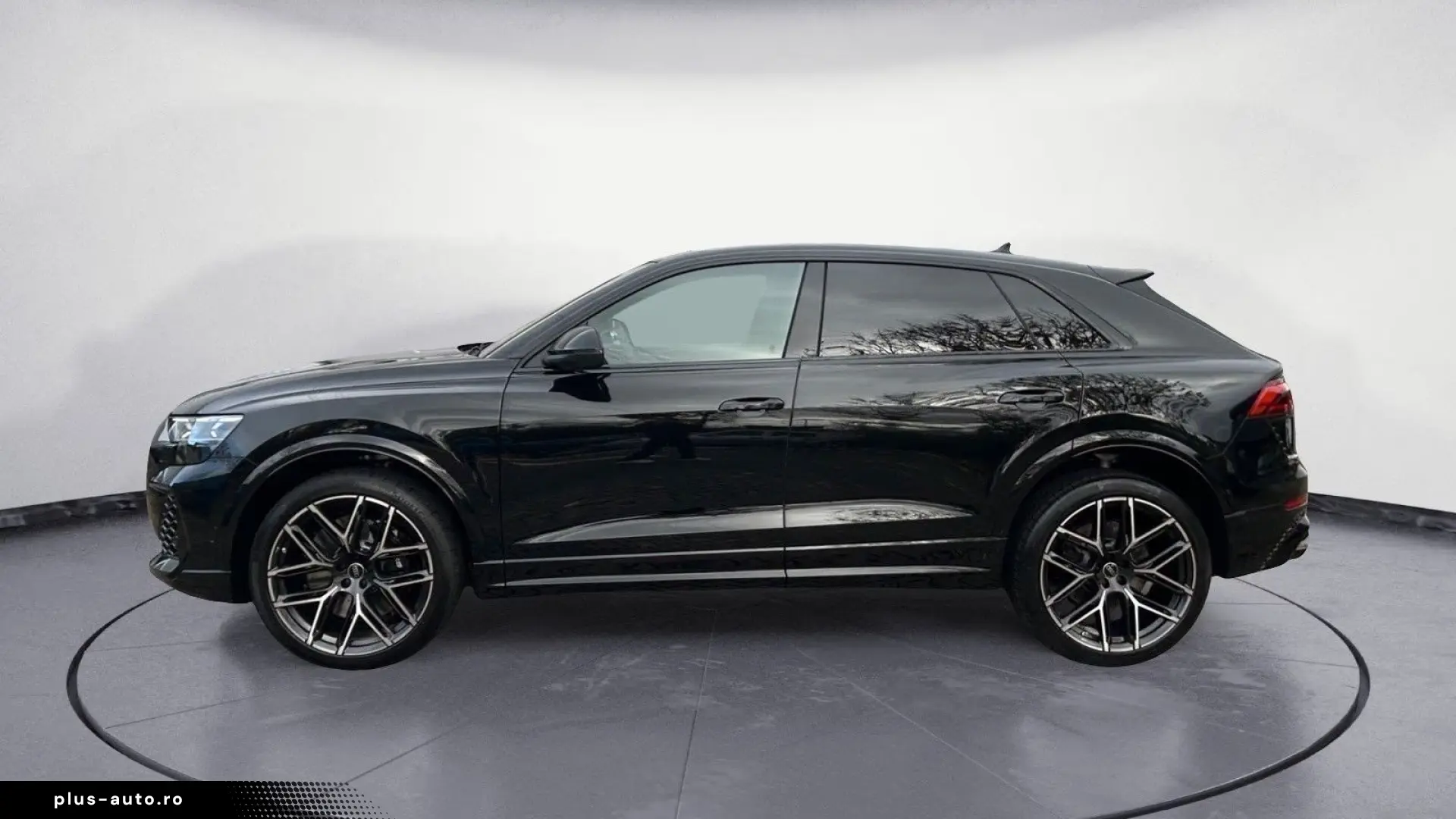 Audi RSQ8 SUV 441(600) kW(PS) tiptronic