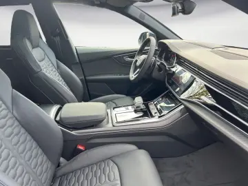 Audi RSQ8 SUV 441(600) kW(PS) tiptronic
