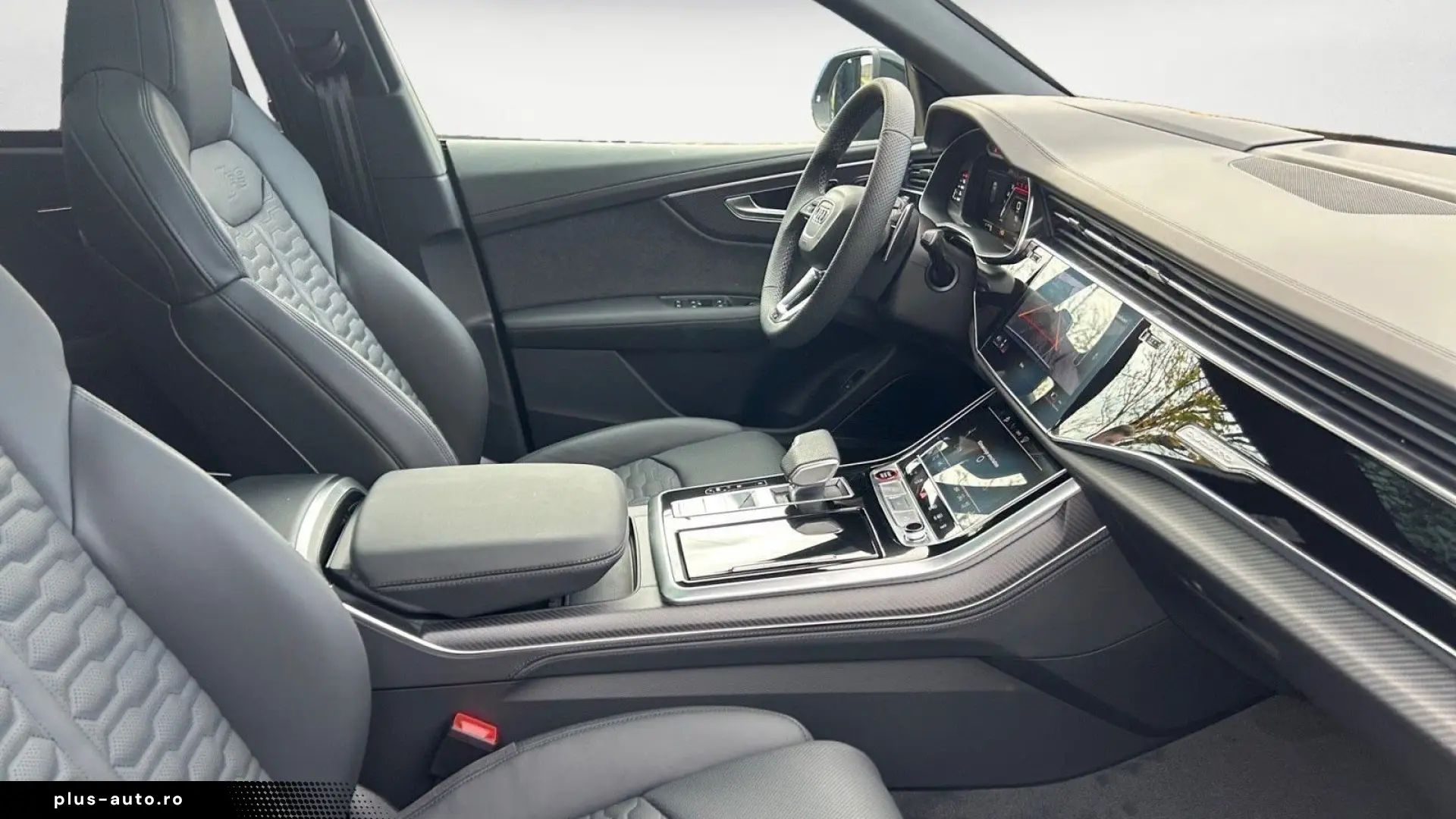 Audi RSQ8 SUV 441(600) kW(PS) tiptronic