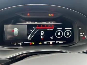 Audi RSQ8 SUV 441(600) kW(PS) tiptronic