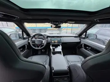 Land Rover Range Rover Sport SV P635 British Racing Matt