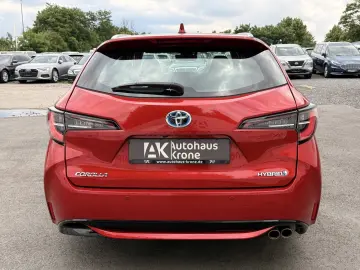 TOYOTA Corolla 2.0 Hybrid Business Edition