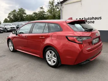 TOYOTA Corolla 2.0 Hybrid Business Edition
