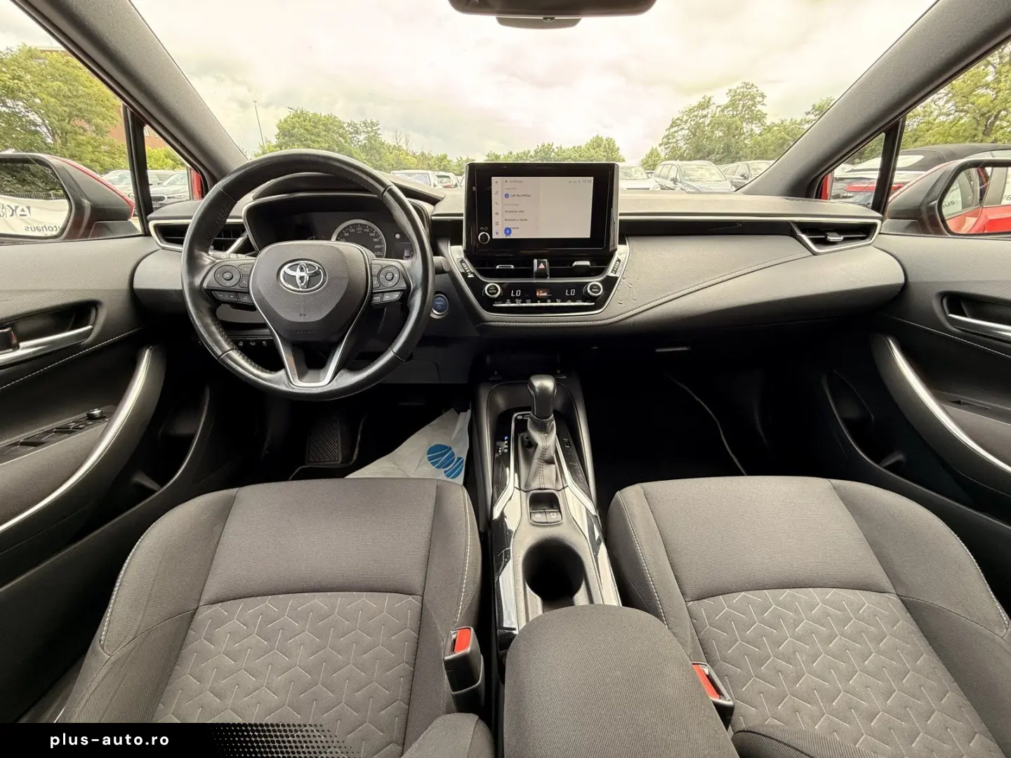 TOYOTA Corolla 2.0 Hybrid Business Edition