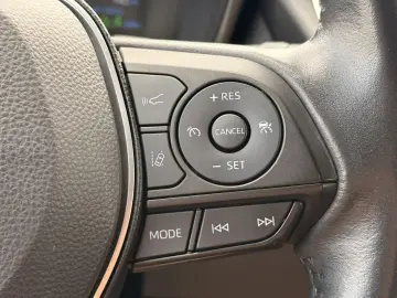 TOYOTA Corolla 2.0 Hybrid Business Edition