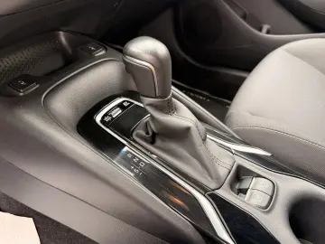 TOYOTA Corolla 2.0 Hybrid Business Edition