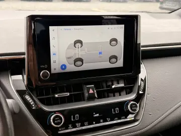 TOYOTA Corolla 2.0 Hybrid Business Edition