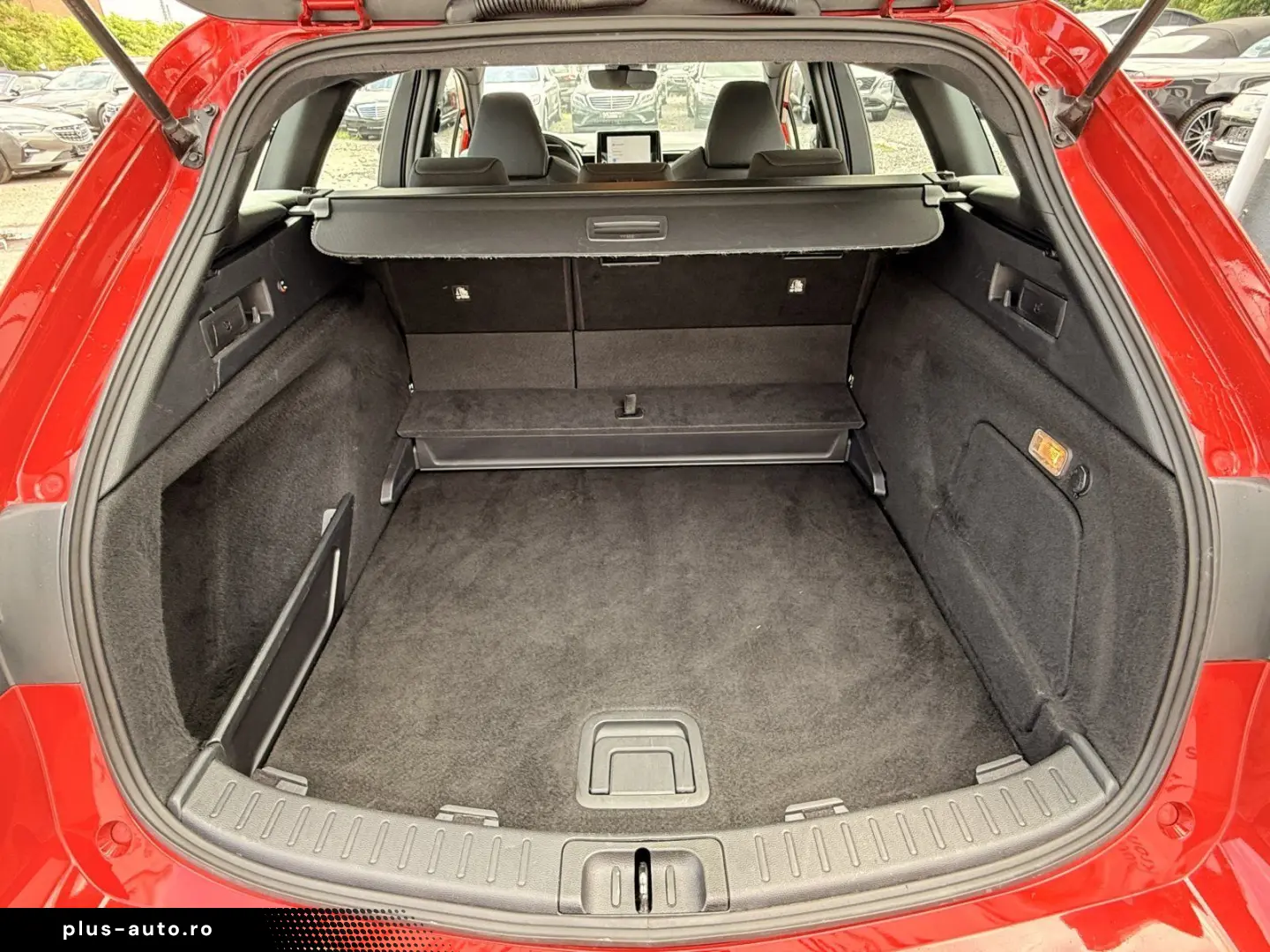TOYOTA Corolla 2.0 Hybrid Business Edition