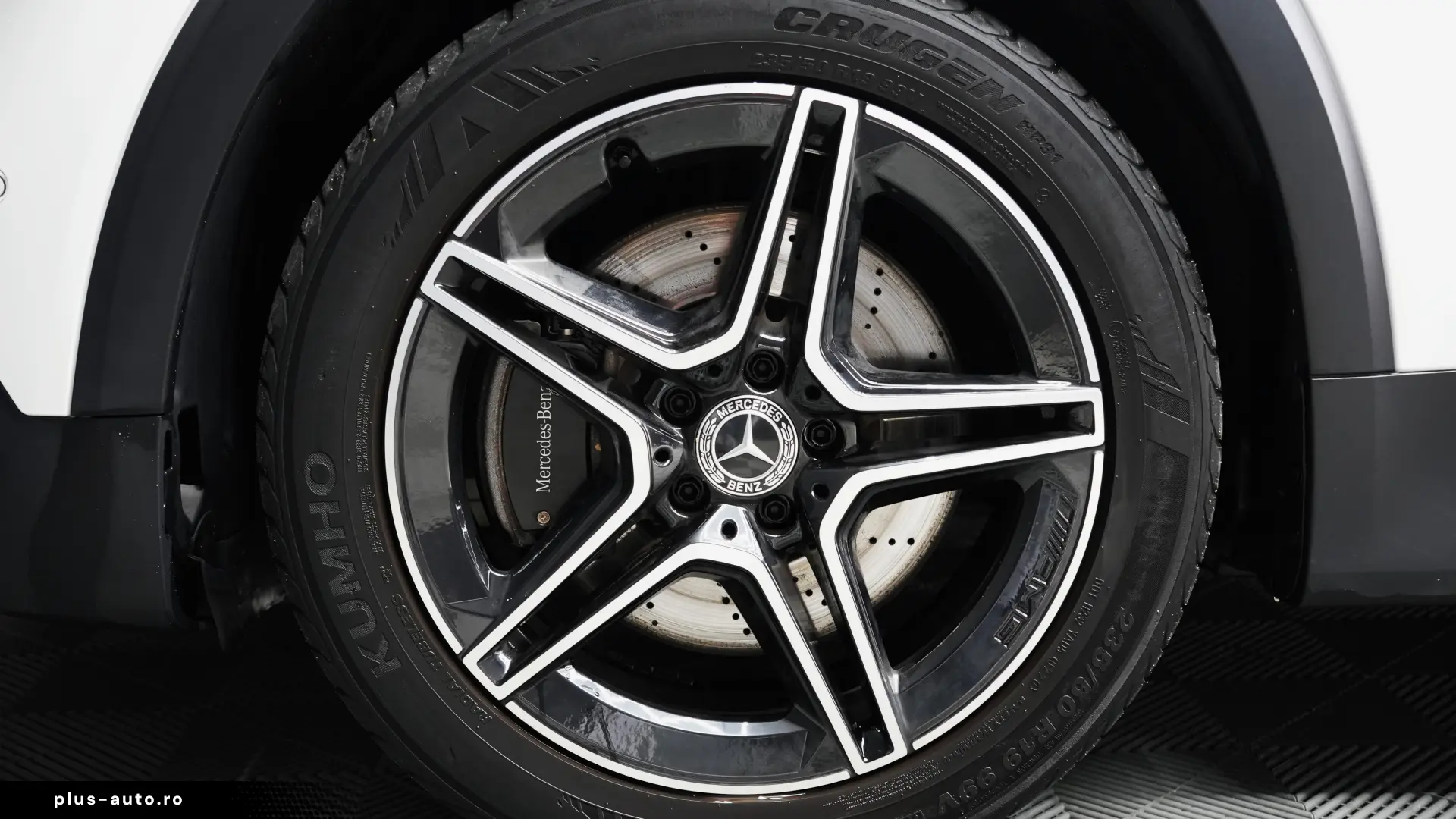 MERCEDES-BENZ GLB 220d 4MATIC AT