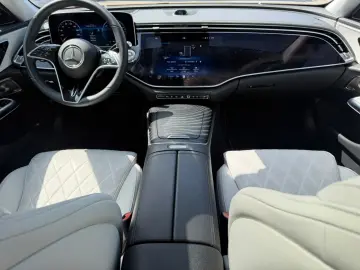 MERCEDES-BENZ E 300 de 4M Exclusive Premium Plus Superscreen