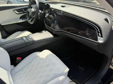 MERCEDES-BENZ E 300 de 4M Exclusive Premium Plus Superscreen
