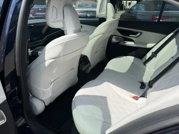 MERCEDES-BENZ E 300 de 4M Exclusive Premium Plus Superscreen