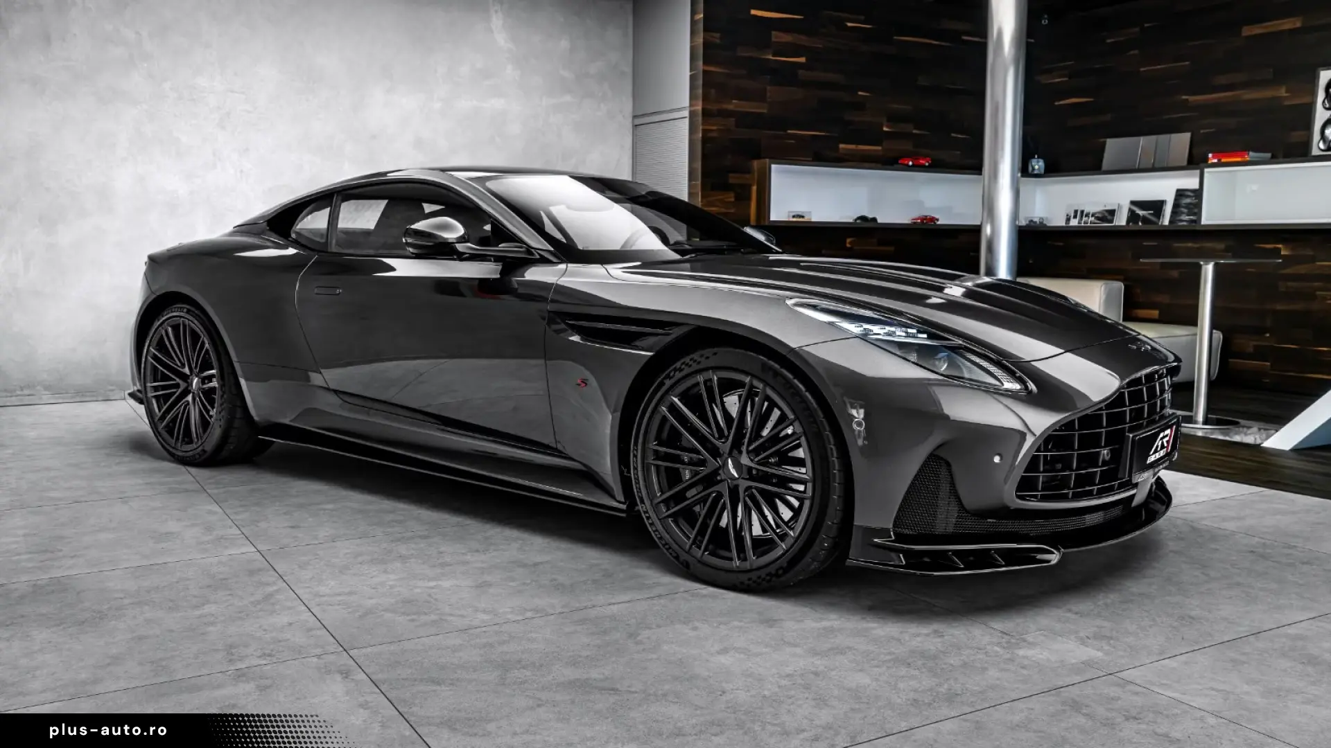 Aston Martin DB12 S 4.0 V8