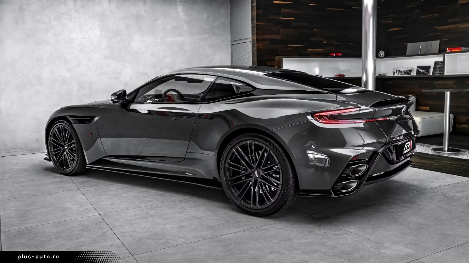 Aston Martin DB12 S 4.0 V8