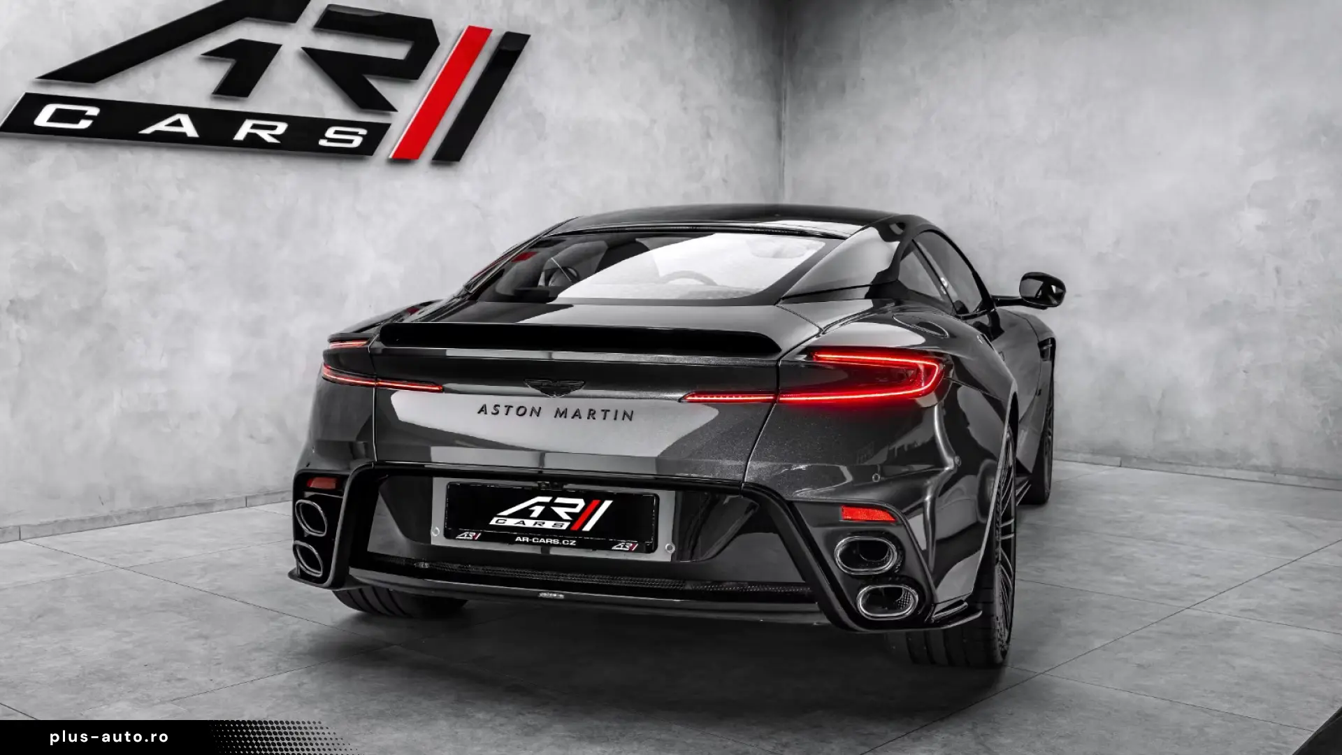 Aston Martin DB12 S 4.0 V8