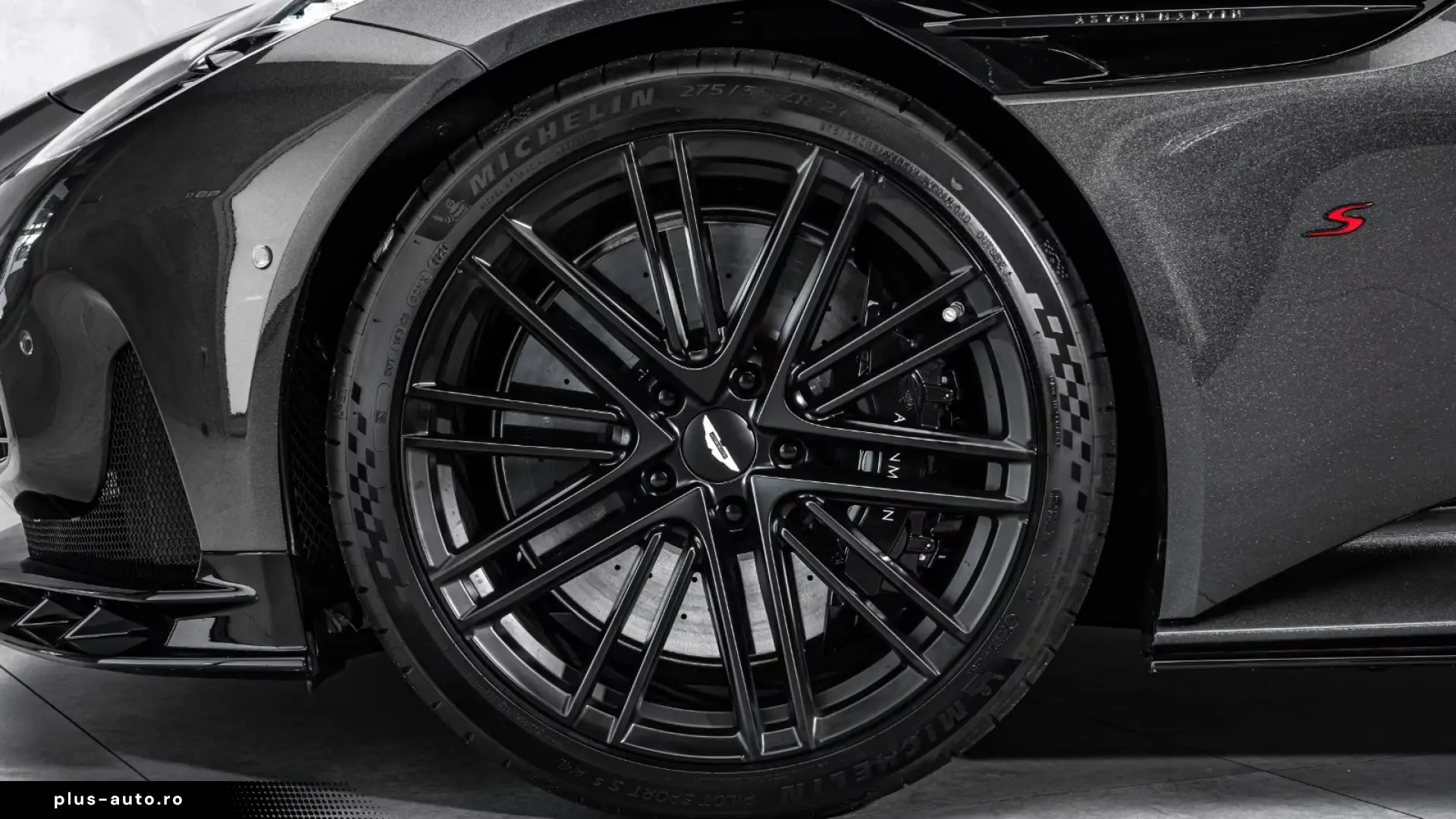 Aston Martin DB12 S 4.0 V8