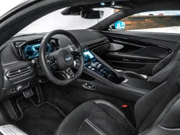 Aston Martin DB12 S 4.0 V8