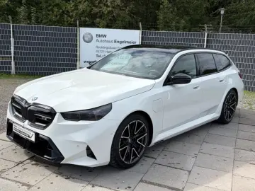 BMW M5 Touring ParkAssis DrivAssis eSitz GARANTIE 03.2031