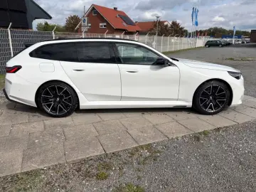 BMW M5 Touring ParkAssis DrivAssis eSitz GARANTIE 03.2031