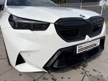 BMW M5 Touring ParkAssis DrivAssis eSitz GARANTIE 03.2031