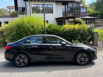 MERCEDES-BENZ A 250e Lim Facelift Widescreen LED Kamera