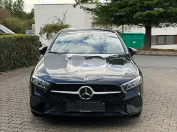 MERCEDES-BENZ A 250e Lim Facelift Widescreen LED Kamera