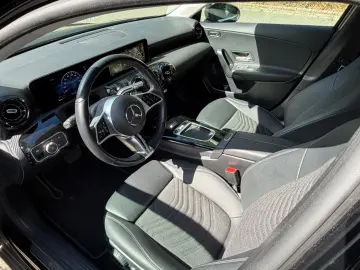 MERCEDES-BENZ A 250e Lim Facelift Widescreen LED Kamera