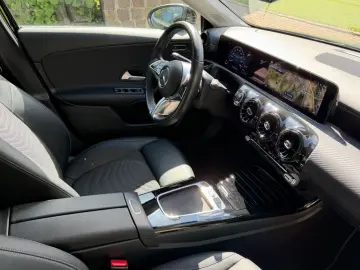 MERCEDES-BENZ A 250e Lim Facelift Widescreen LED Kamera