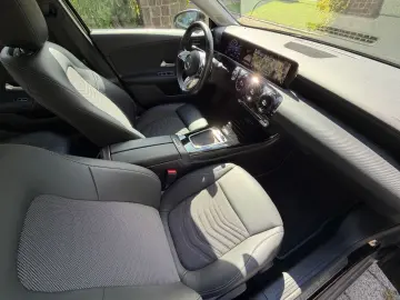 MERCEDES-BENZ A 250e Lim Facelift Widescreen LED Kamera
