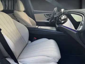 MERCEDES-BENZ E 300 de 4M AMG. Pano  Superscreen  Beige Int.
