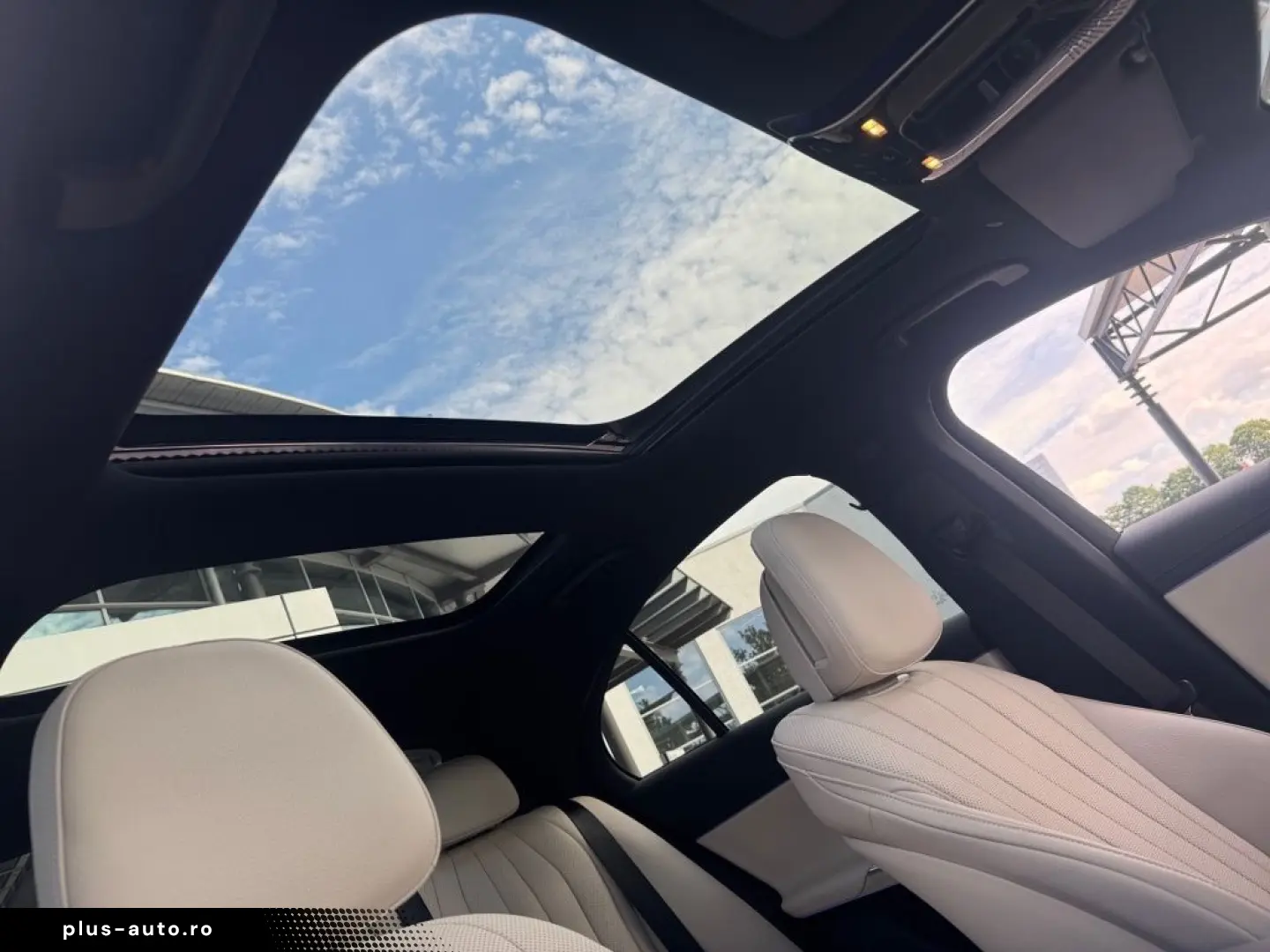 MERCEDES-BENZ E 300 de 4M AMG. Pano  Superscreen  Beige Int.
